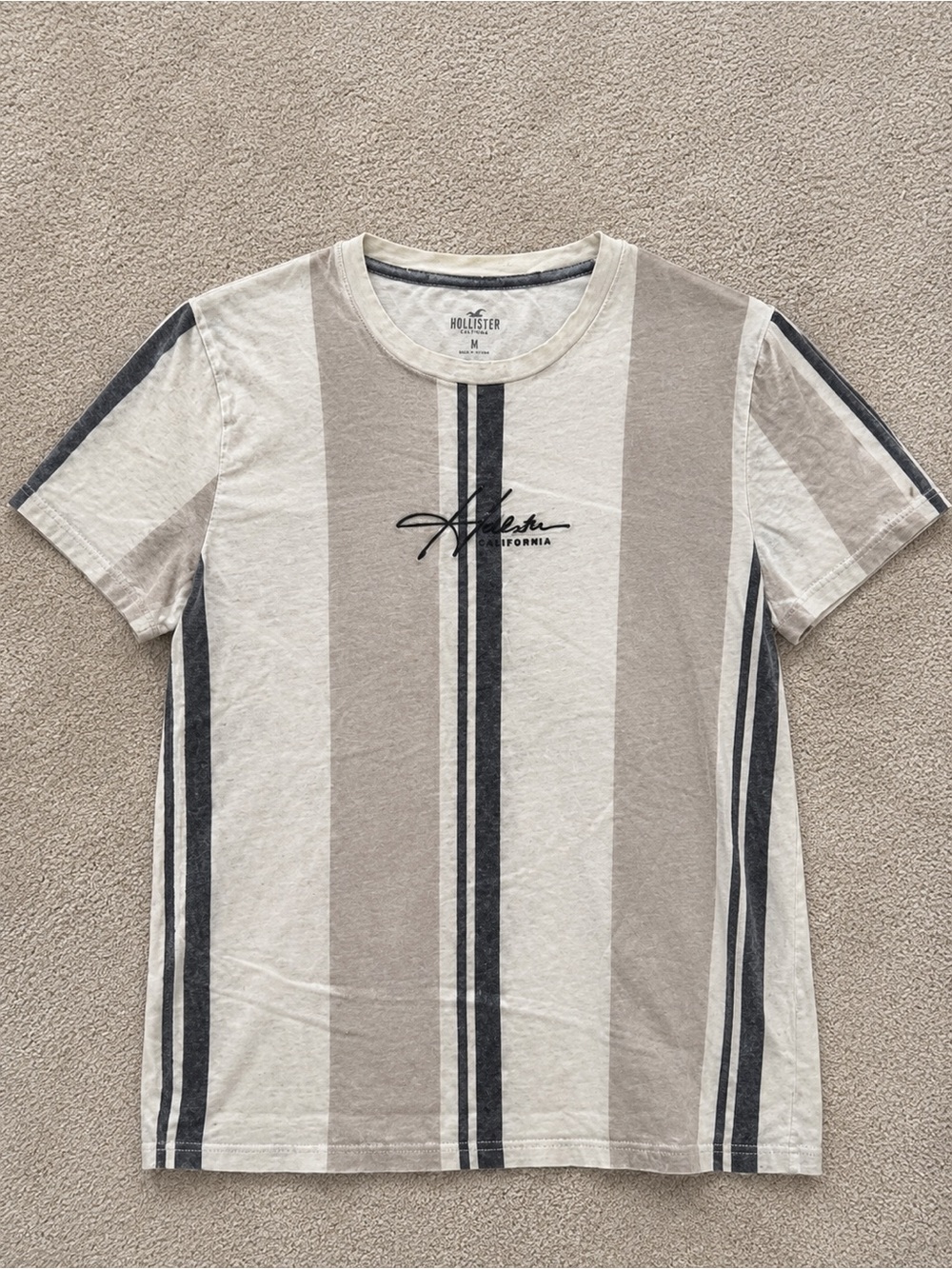 Hollister Men's Beige, Cream & Black Vertical Stripe Crew Tee